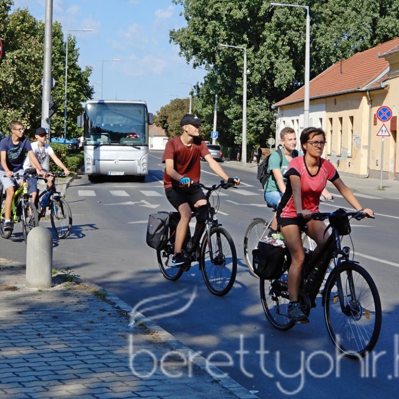 Kerékpártúra az autópályán 40